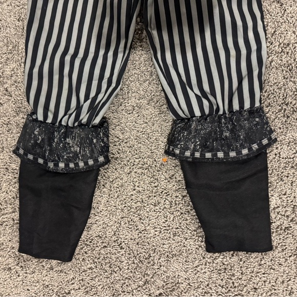 Spirit Halloween Skeleton pirate costume - Medium - Picture 4 of 12